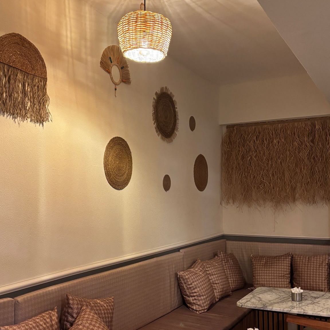 No111 Kafe İç Mekan
